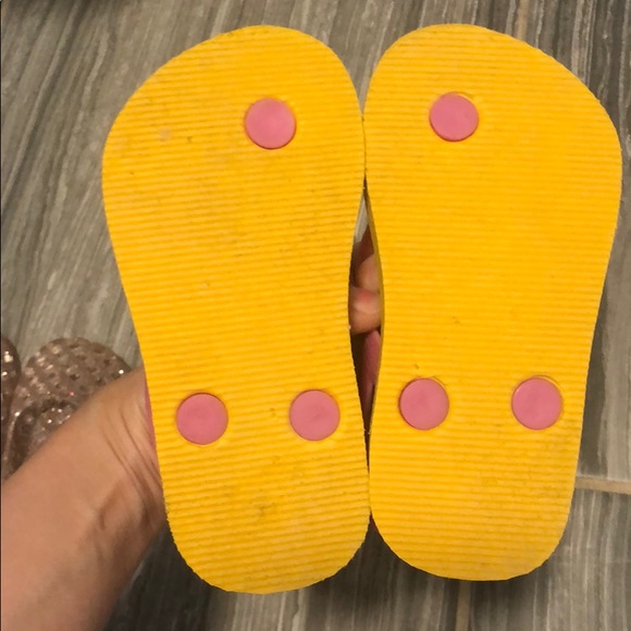 SOLD Set of 2 Old navy toddler girl sandals sz 7 - Picture 5 of 5